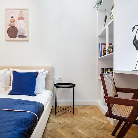 Tyzenhauz Apartments Krowoderska Street Krakau Exterior foto